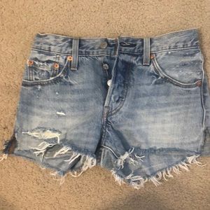 super cute levi shorts